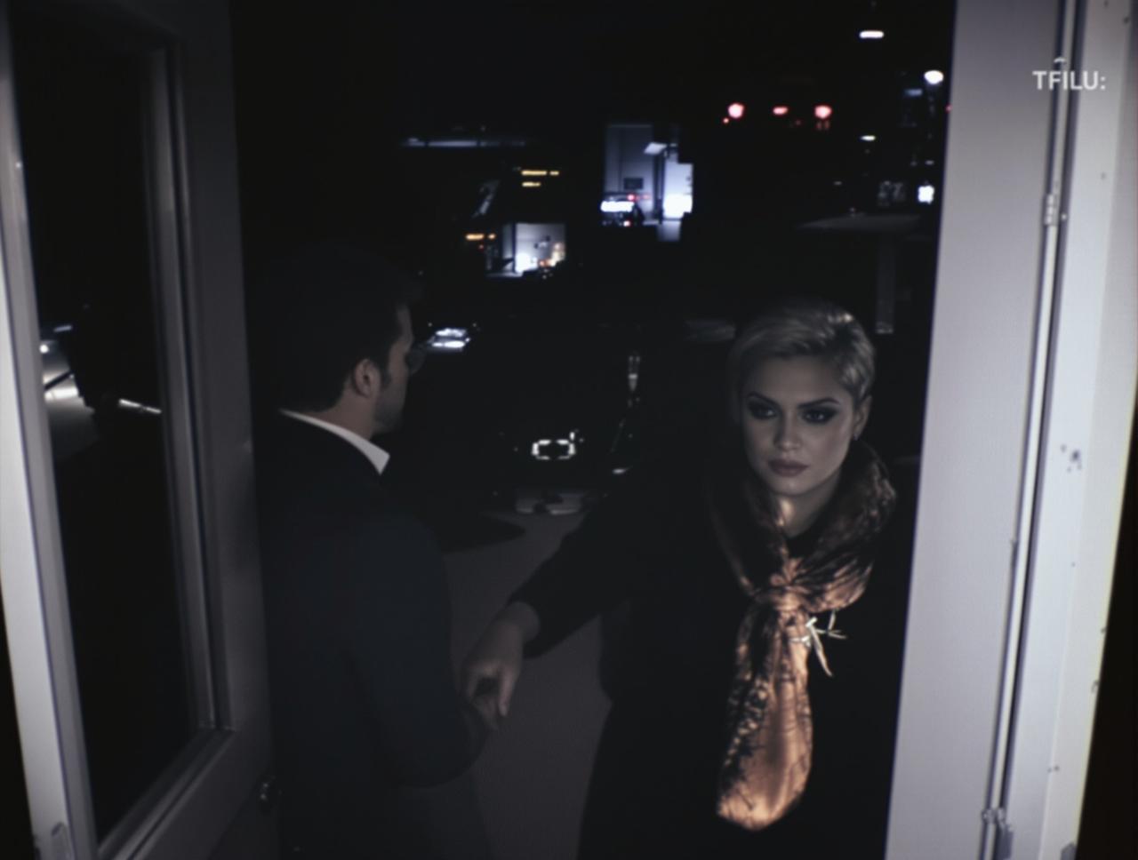 吃瓜网在线资源-某明星与经纪人暧昧关系被曝光！酒店监控疑似流出-出轨瓜